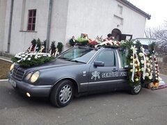 Sapaturi gropi, inmormantari, cavouri, cripte, deshumari, oseminte sau urne